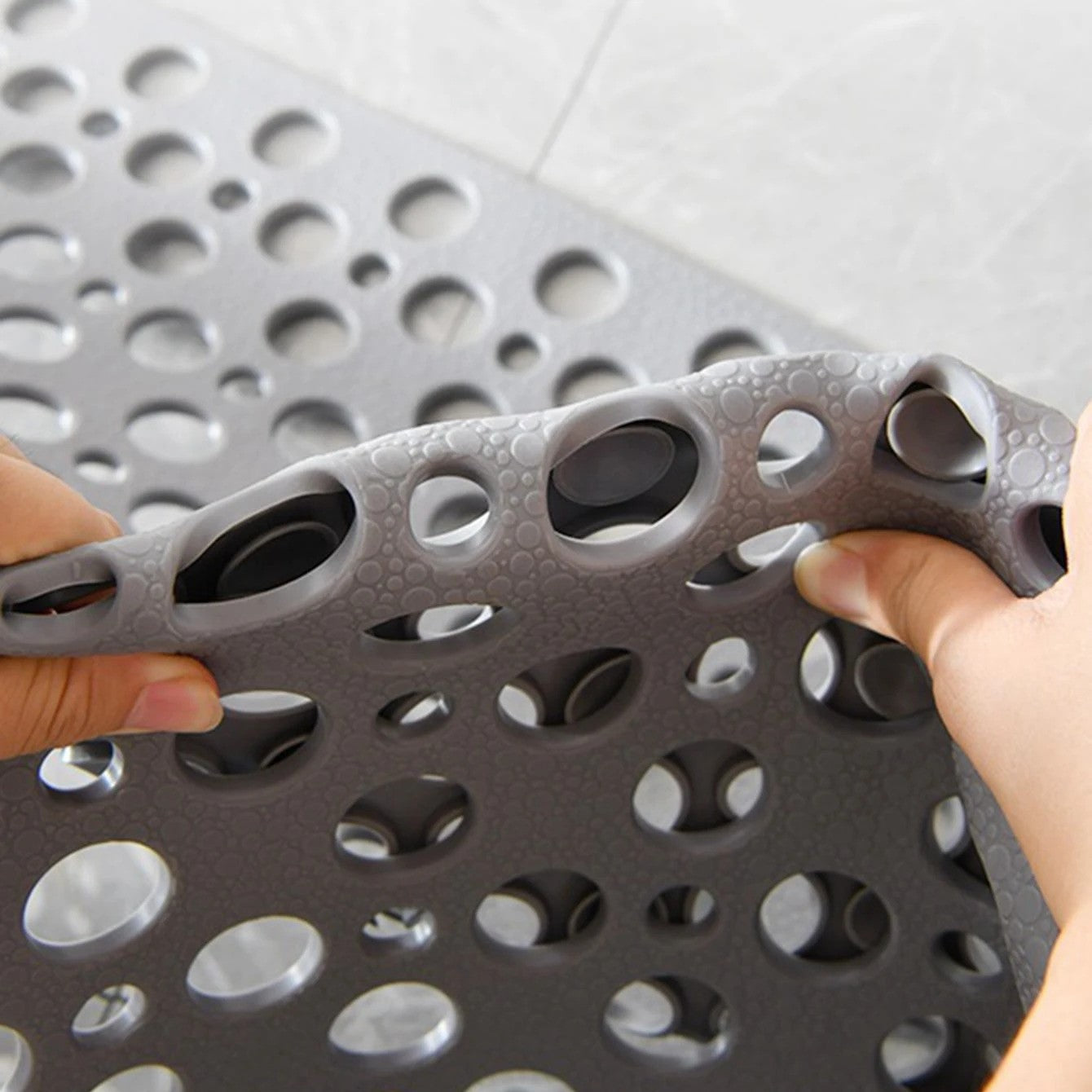 SAFEGRIP™ ANTI-SLIP SHOWER MAT