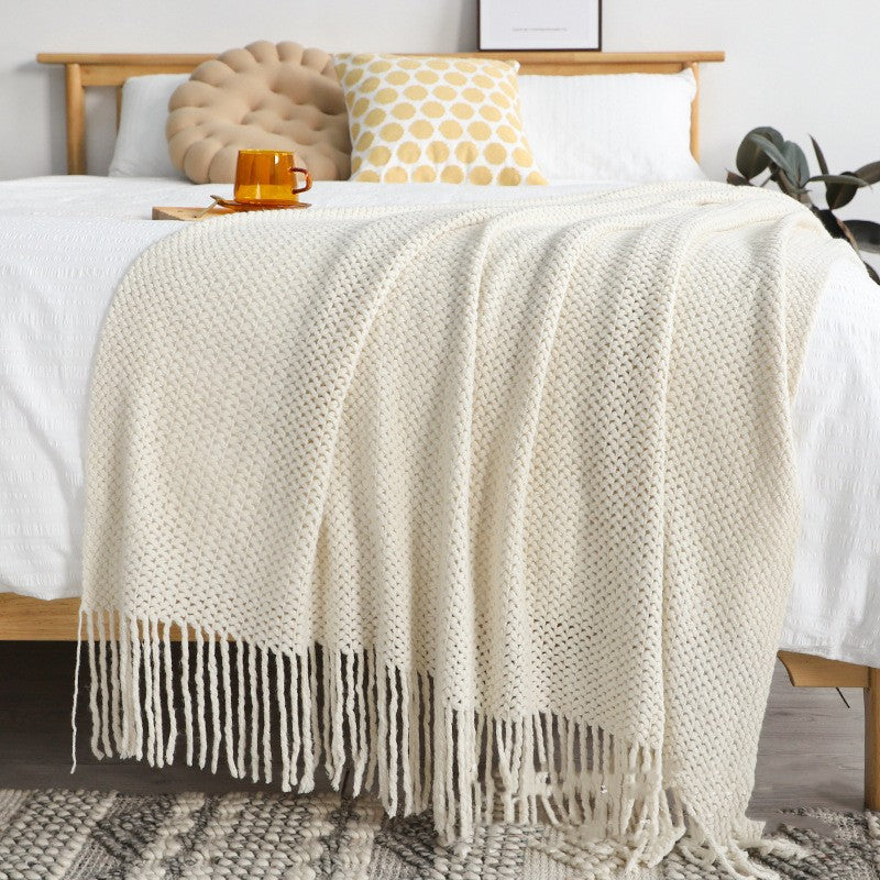 NORDIC TASSELED CHENILLE BLANKET
