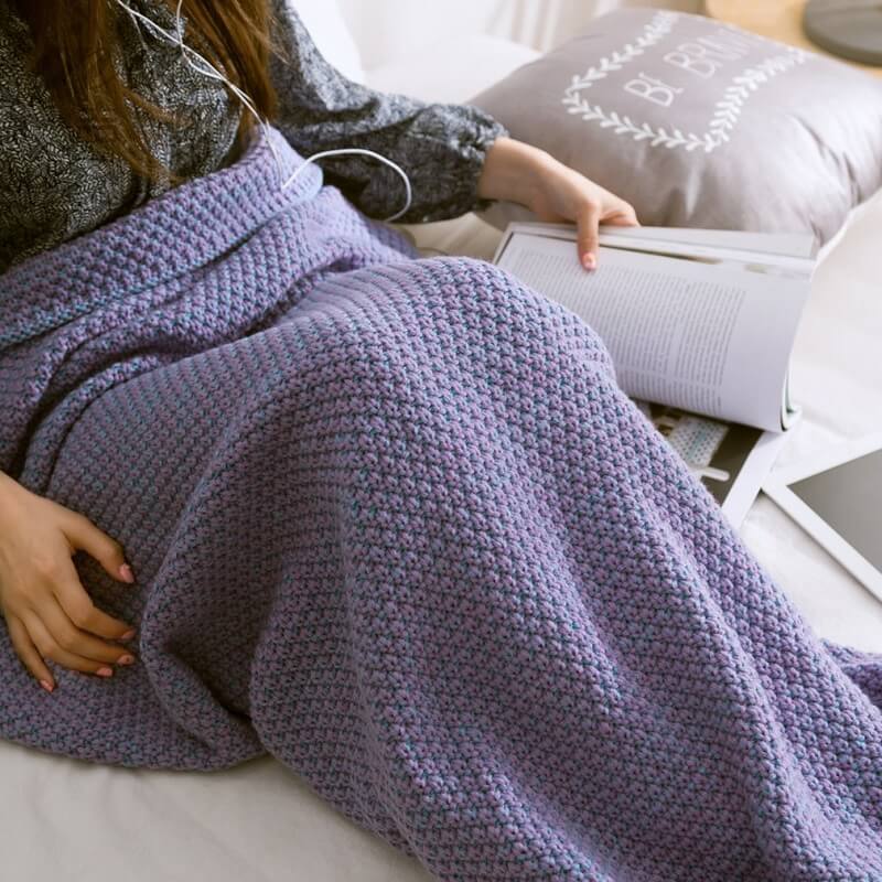 MERMAID TAIL KNIT BLANKET