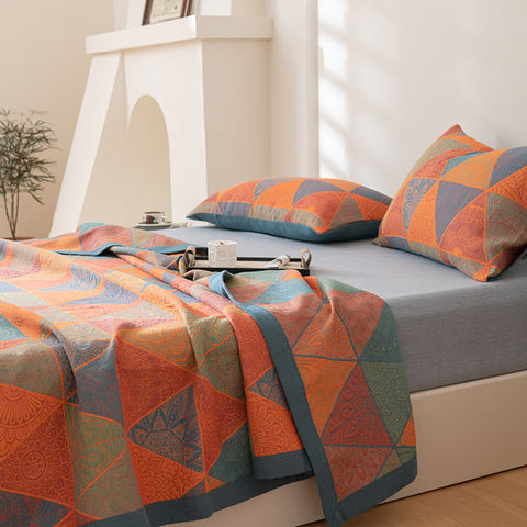 Triangle Pattern Print Cotton Reversible Quilt 3