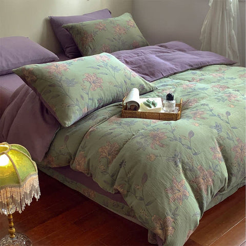 Cozy double gauze cotton bedding set with lily floral design and coordinated pillows