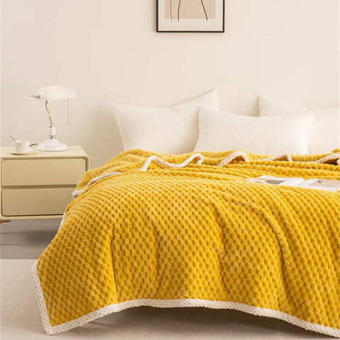 Hikari Waffle Plush Throw Blanket – Ultra Soft & Cozy