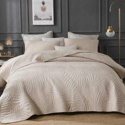 Embroidered Reversible Quilt Bedding Set