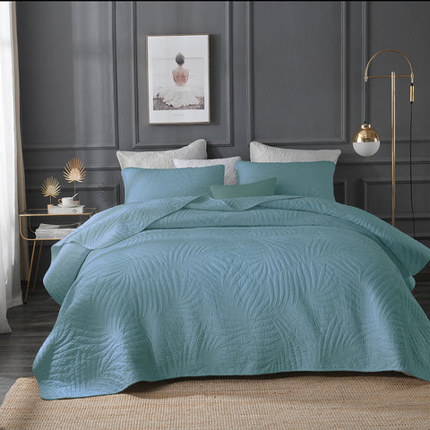 Embroidered Reversible Quilt Bedding Set