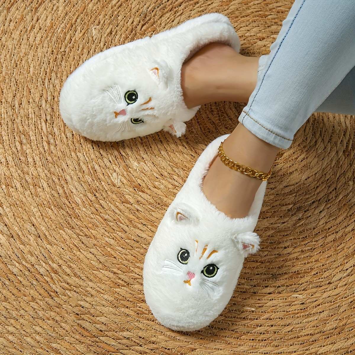 CAT PLUSH SLIPPERS