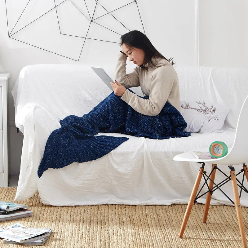 MERMAID TAIL KNIT BLANKET