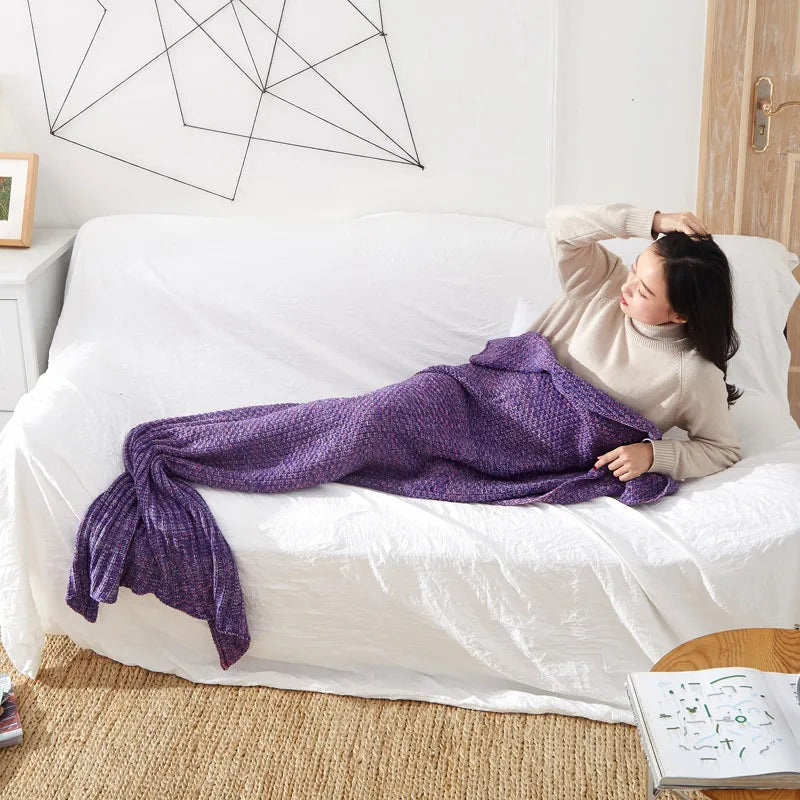 MERMAID TAIL KNIT BLANKET