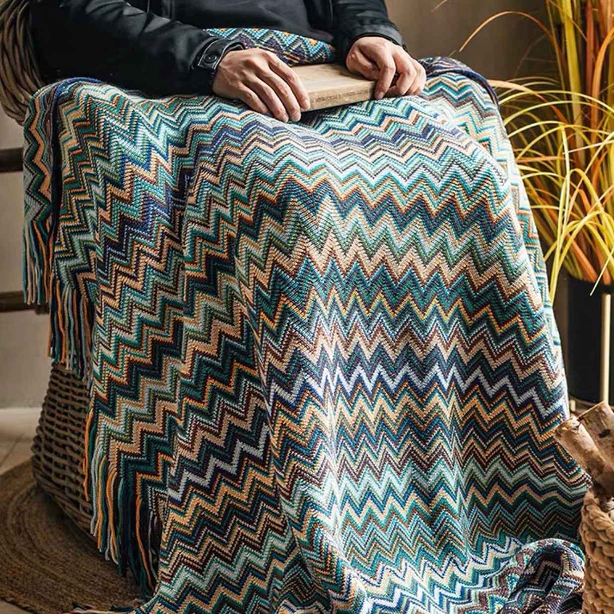 LYRA BOHEMIAN KNIT BLANKET