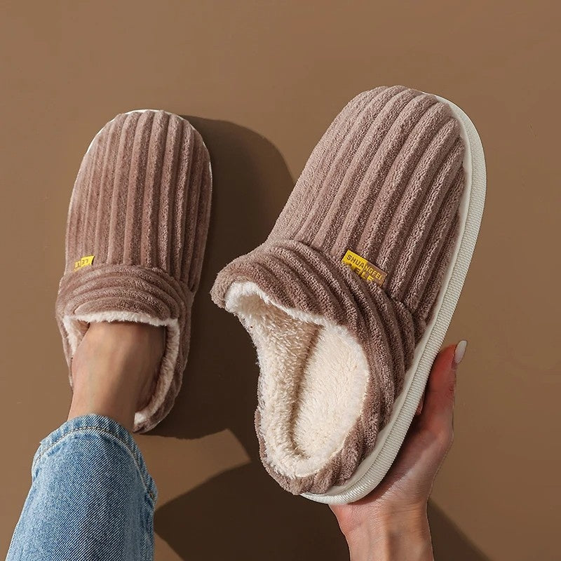 COZERO PLUSH SLIPPERS