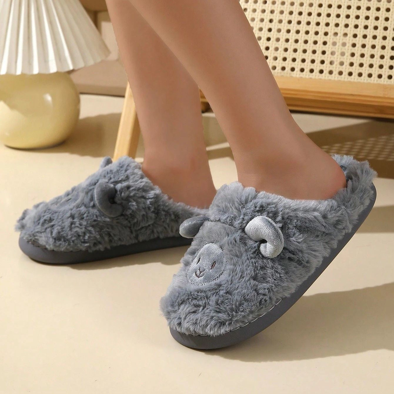 YUKI PLUSH SHEEP SLIPPERS