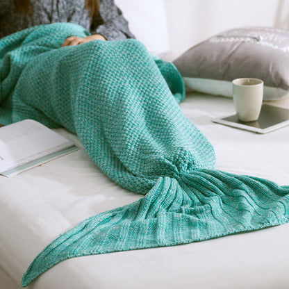 MERMAID TAIL KNIT BLANKET