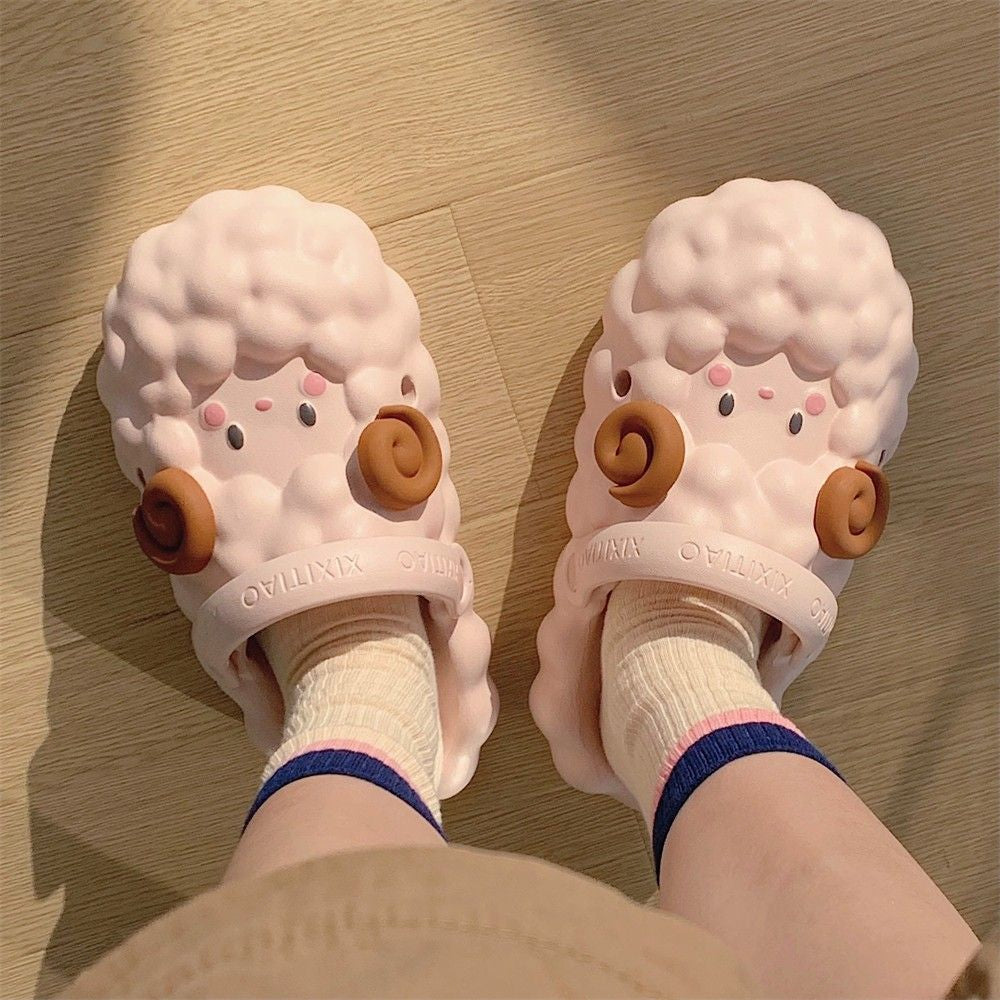 CLOUDY SHEEP WATERPROOF SLIPPERS