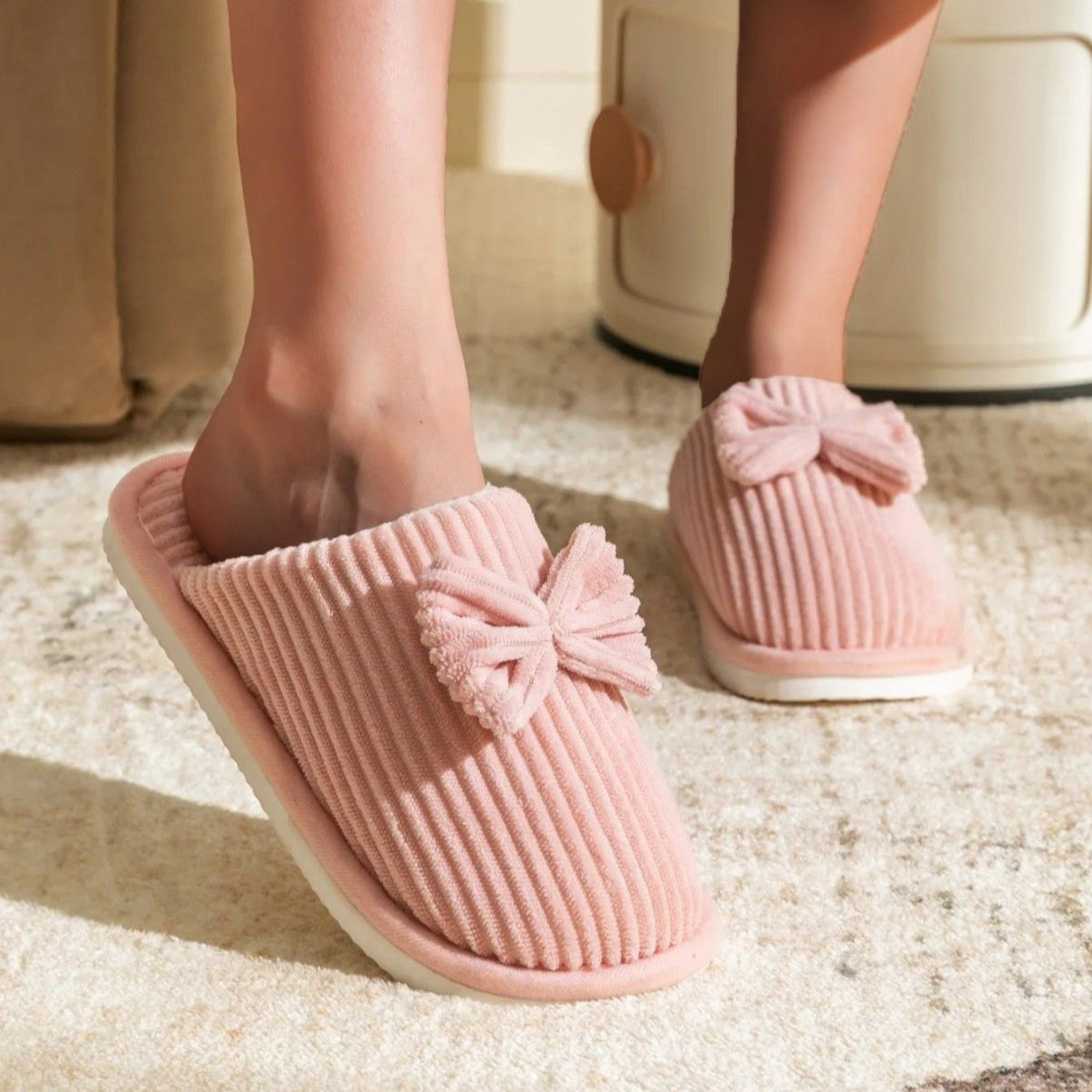 NORDIC-BOW PLUSH SLIPPERS