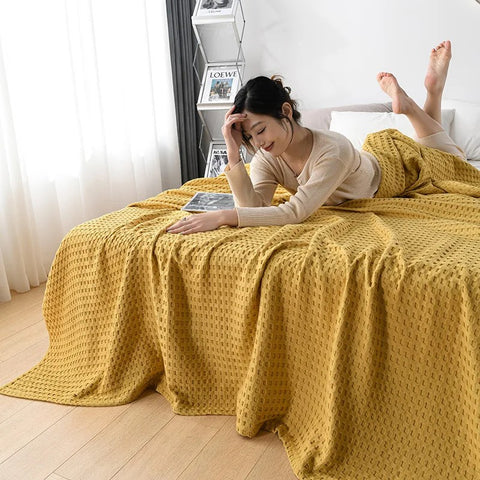 Breathable waffle cotton blanket in soft colors