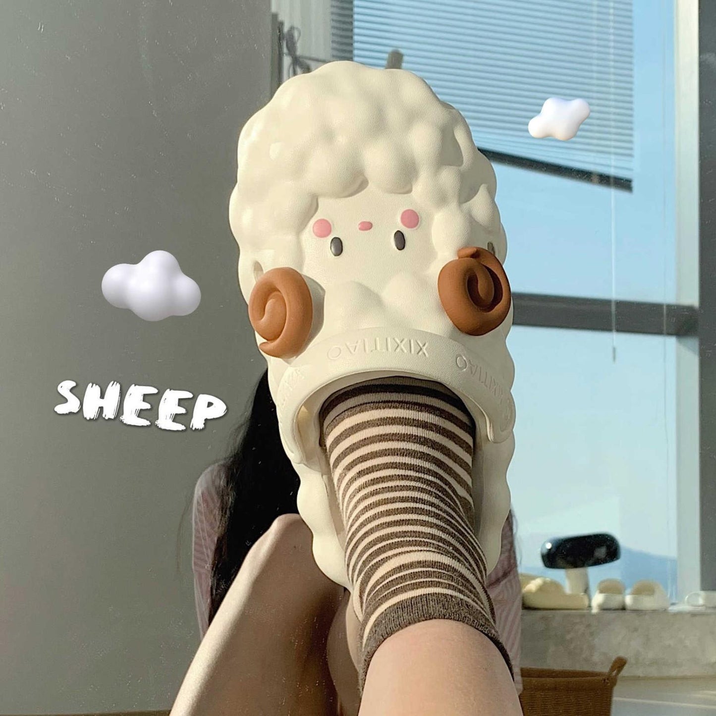 CLOUDY SHEEP WATERPROOF SLIPPERS