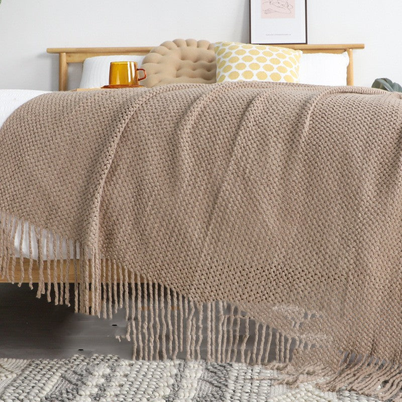 NORDIC TASSELED CHENILLE BLANKET