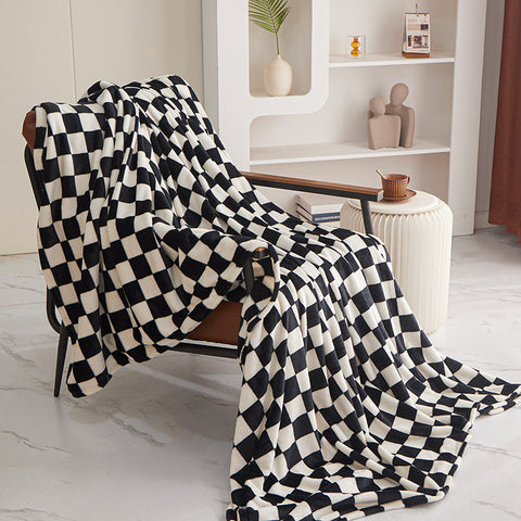 Cozy Checkered Flannel Blanket – Warm, Soft & Modern Throw