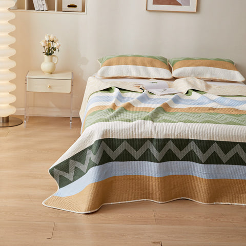 Cotton Quilted Bedspread - Striped Pattern with Modern Zig-Zag