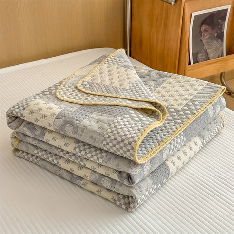 Cotton Quilt With Patchwork Patterns