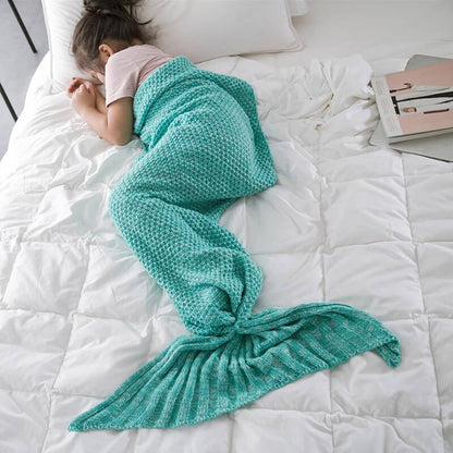 MERMAID TAIL KNIT BLANKET