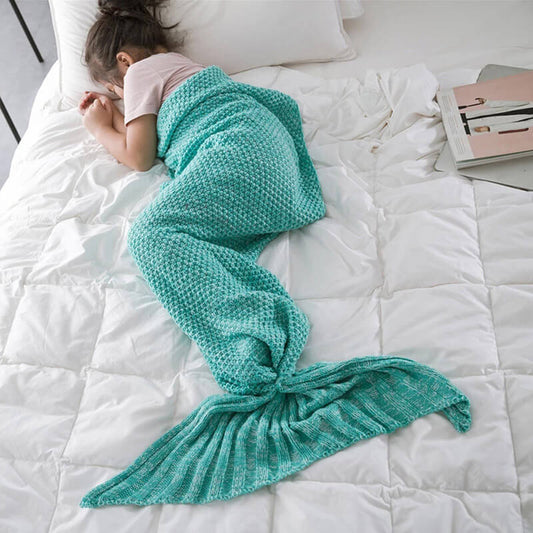 MERMAID TAIL KNIT BLANKET