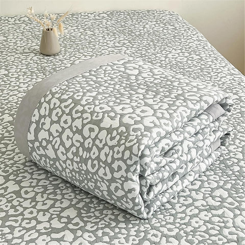 Leopard Print Bedding Set - Quilted Bedspread with Pillowcases