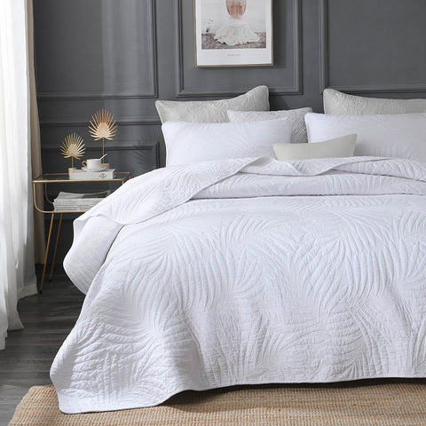Embroidered Reversible Quilt Bedding Set