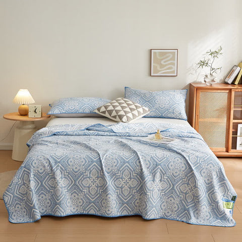 Elegant Floral Cotton Double Layer Gauze Reversible Quilt 0