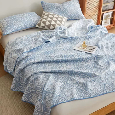 Elegant Floral Cotton Double Layer Gauze Reversible Quilt 3