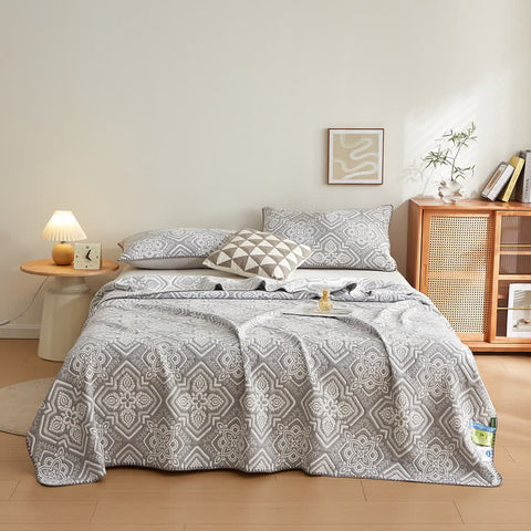 Elegant Floral Cotton Double Layer Gauze Reversible Quilt 6