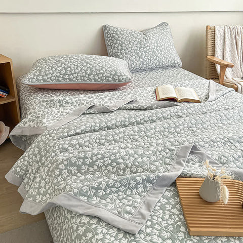 Floral Pattern Jacquard Quilt Bedding Set