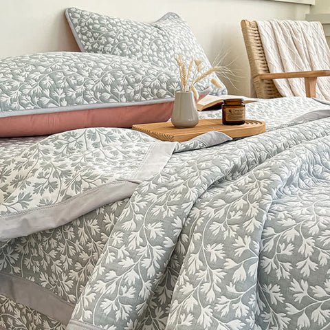 Floral Pattern Jacquard Quilt Bedding Set