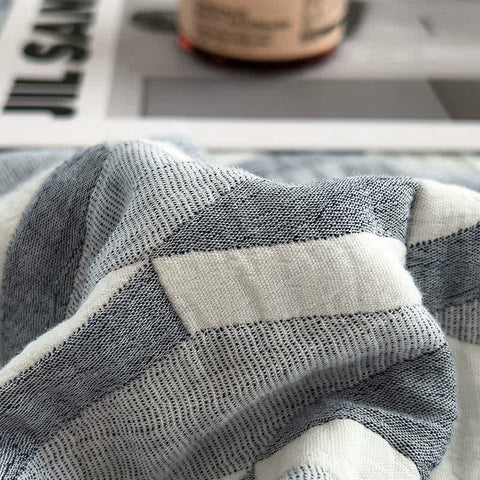 Geometric Triangle Print Cotton Muslin Quilt 7