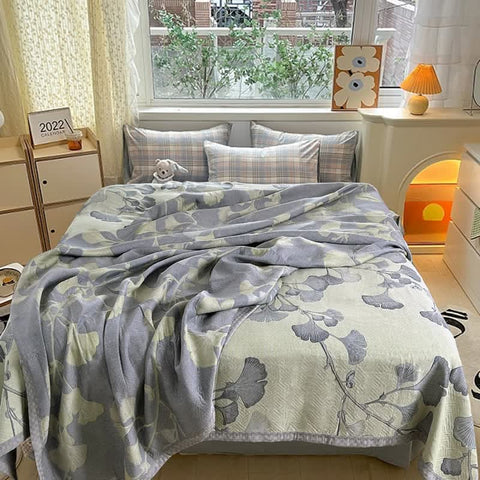 Ginkgo Leaf Cotton Gauze Reversible Quilt 2