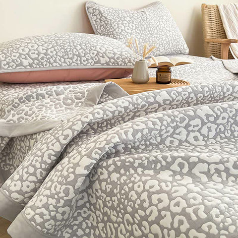 Leopard Print Quilt Bedding Set