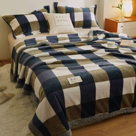 Plaid Throw Blanket - Super Warm with Timeless Pattern