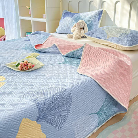 Blue Ginkgo Leaf Cotton Quilt Set