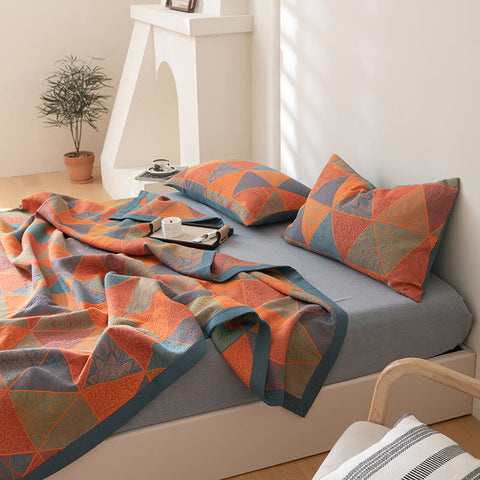 Triangle Pattern Print Cotton Reversible Quilt 4