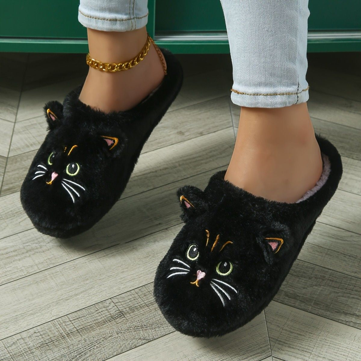 CAT PLUSH SLIPPERS