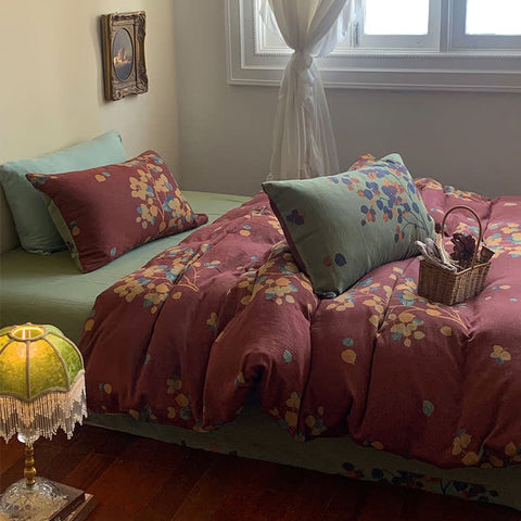 Double gauze cotton duvet cover set with autumn leaf design and sage green accents