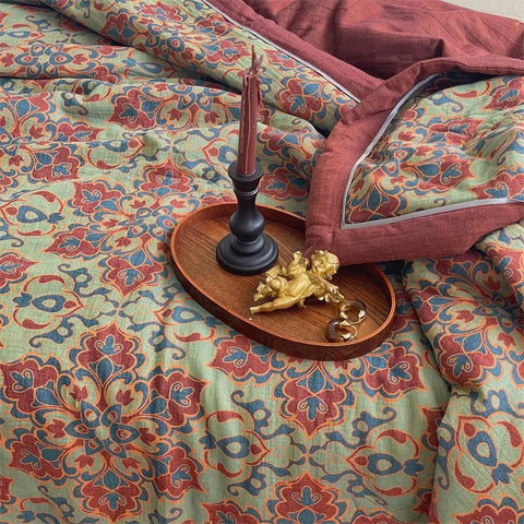Retro Quilt for Bed - Vintage Floral Style