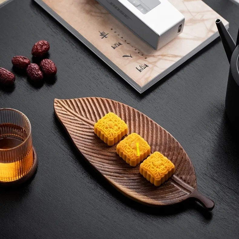 VERDANT LEAF WOODEN SERVING TRAY