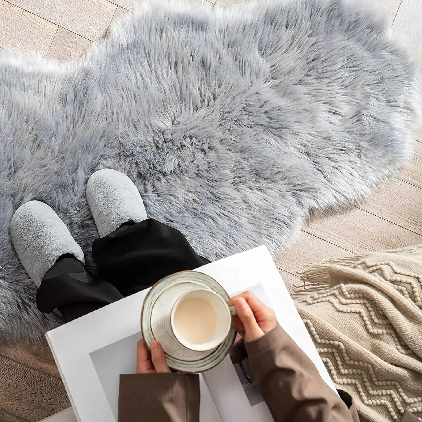 PREMIUM FAUX SHEEPSKIN RUG