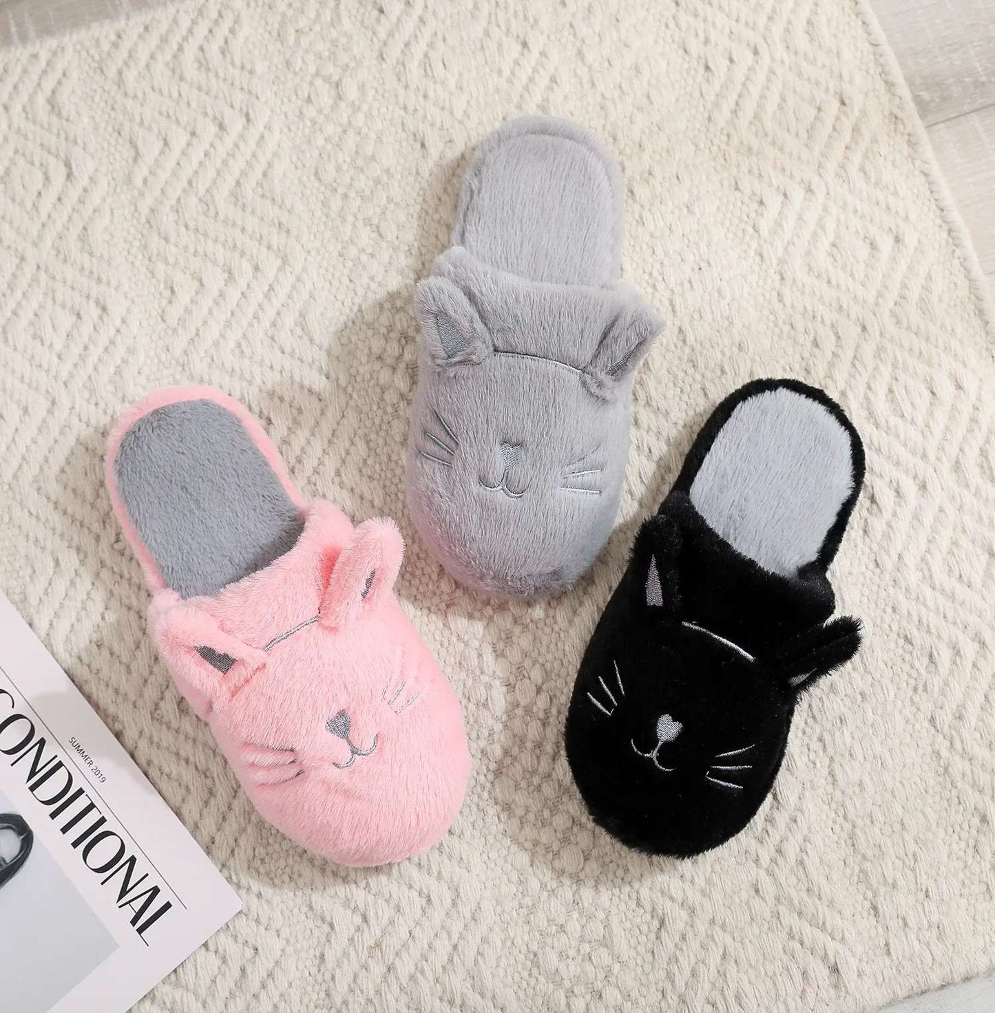 AKIKO PLUSH CAT SLIPPERS