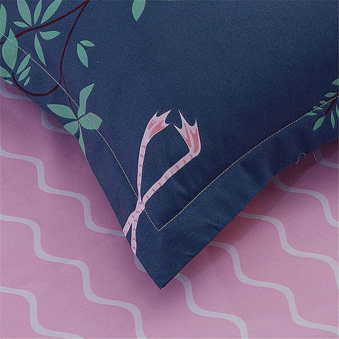 Reinforced corner stitch on microfiber duvet cover from flamingo bedding set
