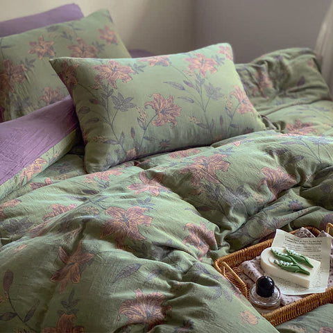 Pastoral lily bedding set in double gauze cotton with coordinated flat sheet and pillows