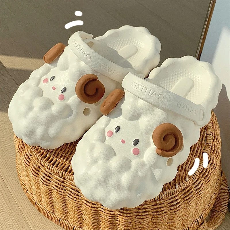 CLOUDY SHEEP WATERPROOF SLIPPERS