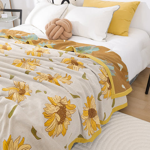 Lightweight summer quilt with vintage sunflower print and ruffled edge