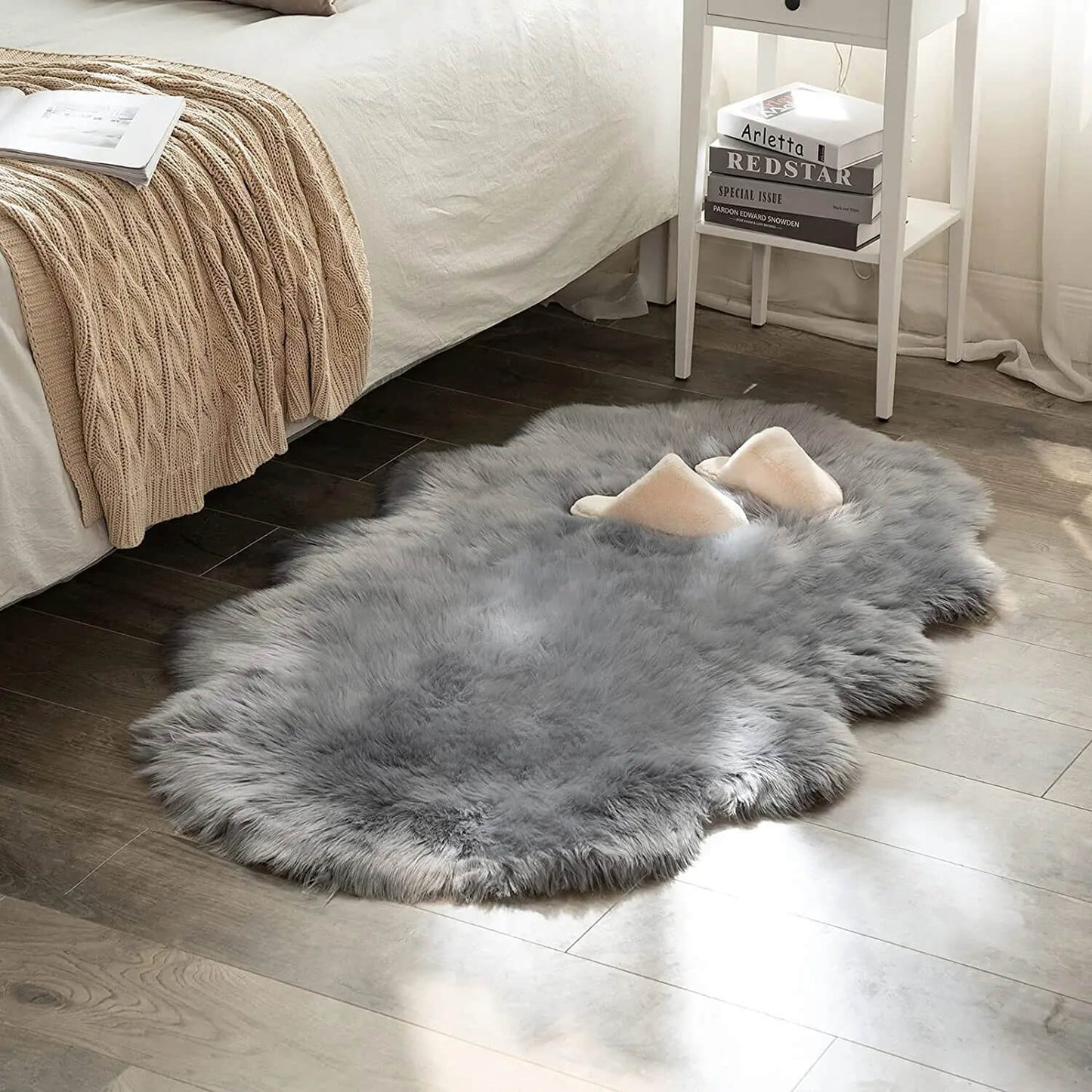 PREMIUM FAUX SHEEPSKIN RUG